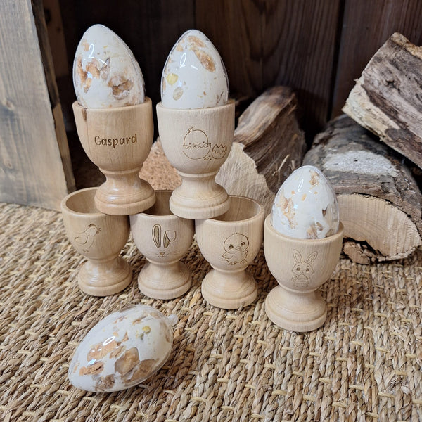 Coquetier avec oeuf en nougat