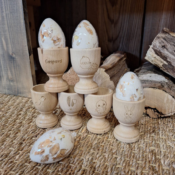 Coquetier avec oeuf en nougat