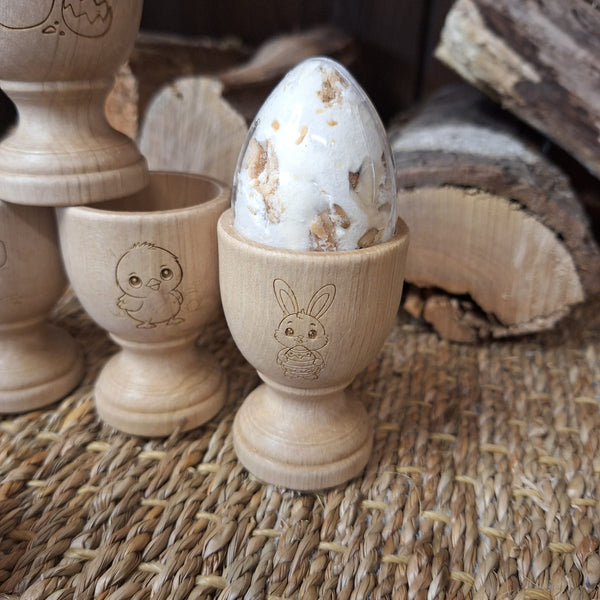 Coquetier avec oeuf en nougat