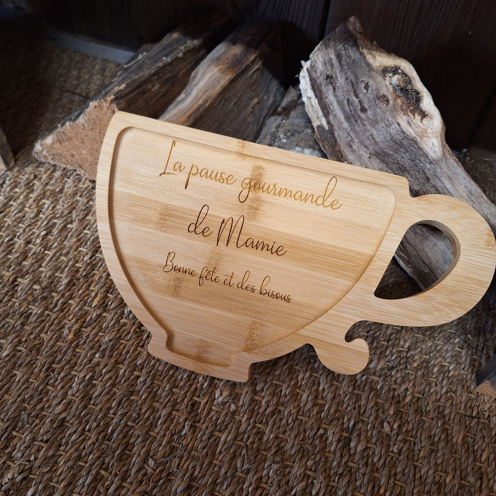 Planche en bambou forme tasse